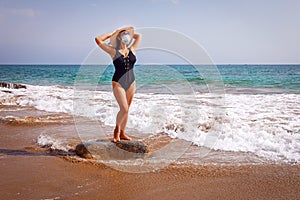 Nuovo Spiaggia moda. protettivo costumi da bagno da donna un un cappello 