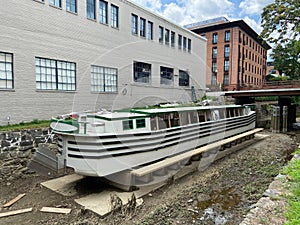 New Canal Barge is Almost Ready for Tourists