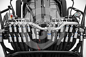 hydraulic lift system for shallow depth of field