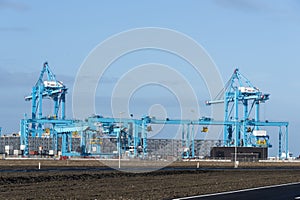 New industrial cranes in the europoort