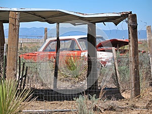 abandoned,car,desert