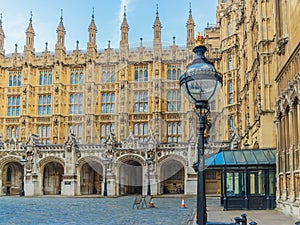 The New Palace Yard of the Westminster Palace and the Houses of Parliament, London, UK.