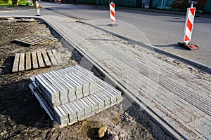 New pavement paving with integrated guidelines for people with visual impairment