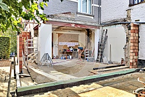 New wall for a modern extension