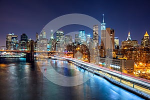 New York City night scene with Manhattan skyline and Brooklin B