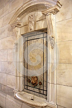 New York Public Library - Schwarzman Building, interior, drinking fountain with lion face mascaron, New York, NY, USA