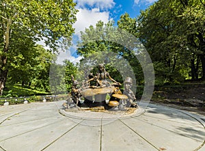 Alice in Wonderland Statue in CENTRAL PARK. New York