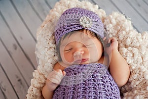 Newborn Baby Girl Wearing a Flapper Hat