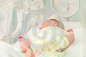Newborn baby in hospital - Color image