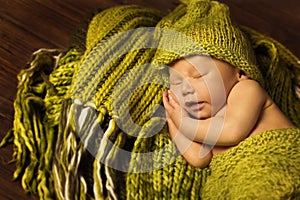 Newborn Baby Sleeping, New Born Kid Sleep in Green Woolen