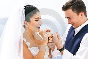 Newlyweds exchanged wedding rings