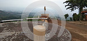 Ngopi Sore Hari - Santai sejenak