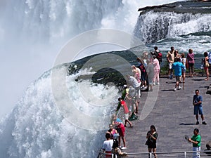 Niagara Falls, edge of the American Falls