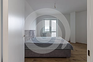 nice apartment refitted, bedroom with a double bed