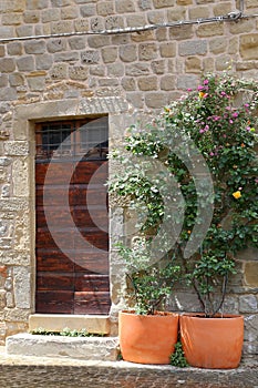 Nice facade Montemonaco - Marche