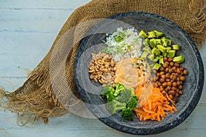 Nice image of a mixed salad in a buddha bowl.