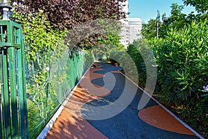 A nice walking path in the city