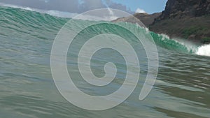 Really Nice wave in Hawaii shorebreak