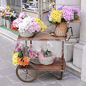A nice way to sell flowers