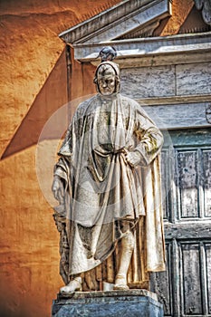 Nicola Pisano statue in Pisa photo