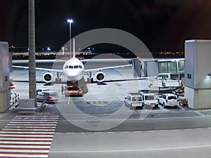 Noche aeropuerto operaciones 