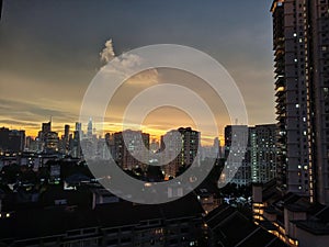 When the night comes