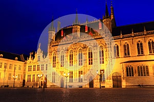 Night image of Provinciaal Hof built in 1284