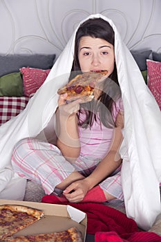Night overeating pizza