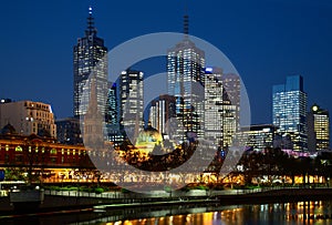 Night photo of Melbourne city