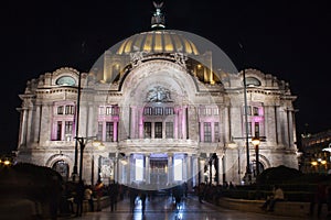 Night photo of the Palace of Fine Arts