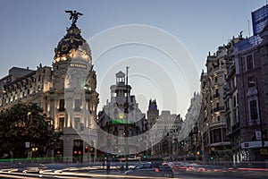 Night photography light trails edificio metropolis madrid