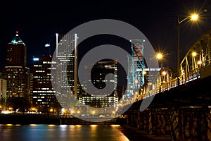 Night Quay Portland and the bridge over the river Willamette