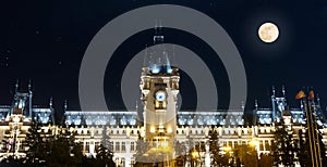 Night scene at the Palace of Culture in Iasi