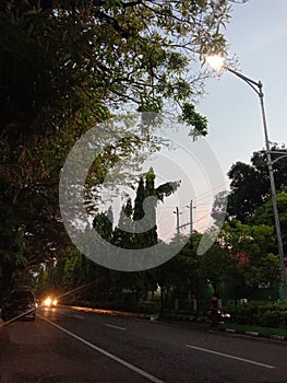 the night sky slowly darkens and i always enjoy it