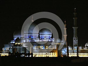 Night time Grand Mosque in Abu Dhabi