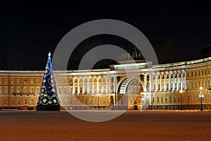 Night view of Christmas tree on Palace square