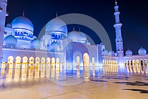 Night view of Grand Mosque, also called Sheikh Zayed Grand Mosque in Abu Dhabi, United Arab Emirates, a very popular touristic