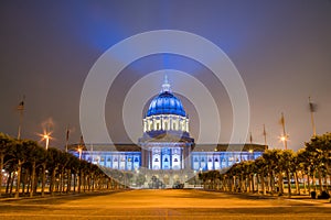 Night view of the historical San Francisco City Hall