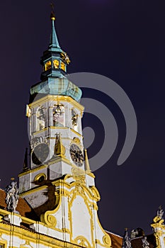 Night view of Loreta Facade