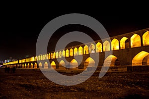 Night view of Si-o-se bridge