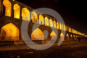 Night view of Si-o-se bridge
