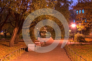 Night view of Yusupov Garden