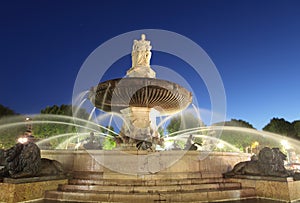 Nightshot of La Rotonde fountain photo