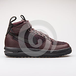 Nike Lunar Force 1 Flyknit Workboot deep burgundy sneaker