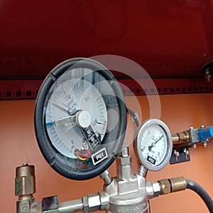 NIPS nitrogen gas pressure guage