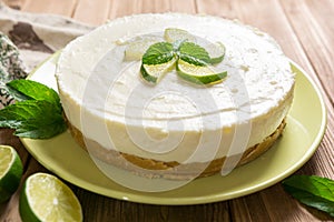 No-bake cheesecake with lime, mascarpone, whipped cream and mint