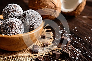 No bake coconut balls