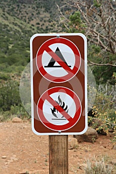 No camping no fires sign