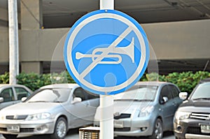 No horn sign
