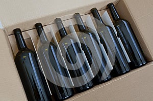 No label packaging for 6 bottles of wine